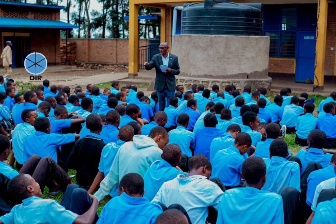 Students Listen, Learn, and Grow in a DIR Mentorship Session